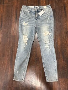 Judy Blue Light Wash Distressed Skinny Jeans